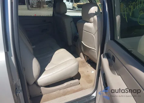 2004 Chevrolet Suburban 1500 Z71 из США, поврежденный, VIN 3GNFK16Z54G211588